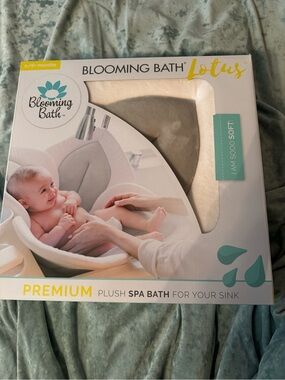 Lotus Plush Spa Bath - Cream and Gray